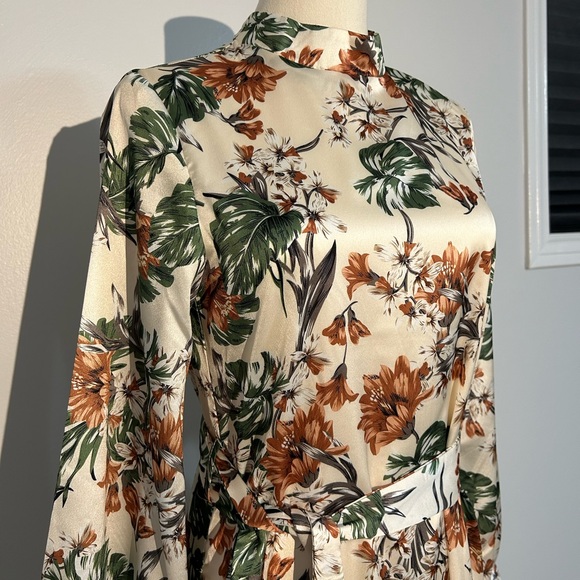 Veiled Collection Dress - Picture 4 of 4